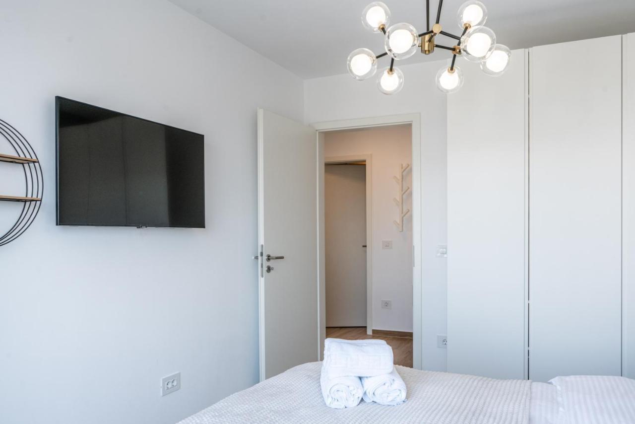 Apart B&V 701 Coresi - Luxury Mountain Haven Braşov Esterno foto