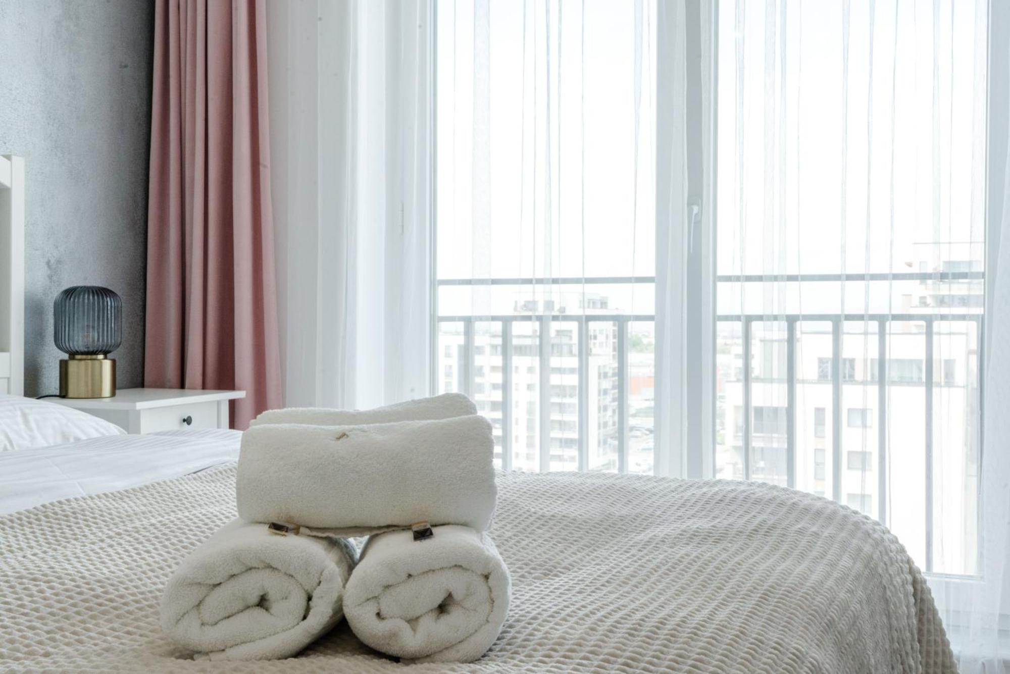Apart B&V 701 Coresi - Luxury Mountain Haven Braşov Esterno foto